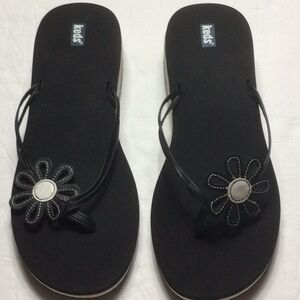 Keds Womens flip flop sandals 6m
